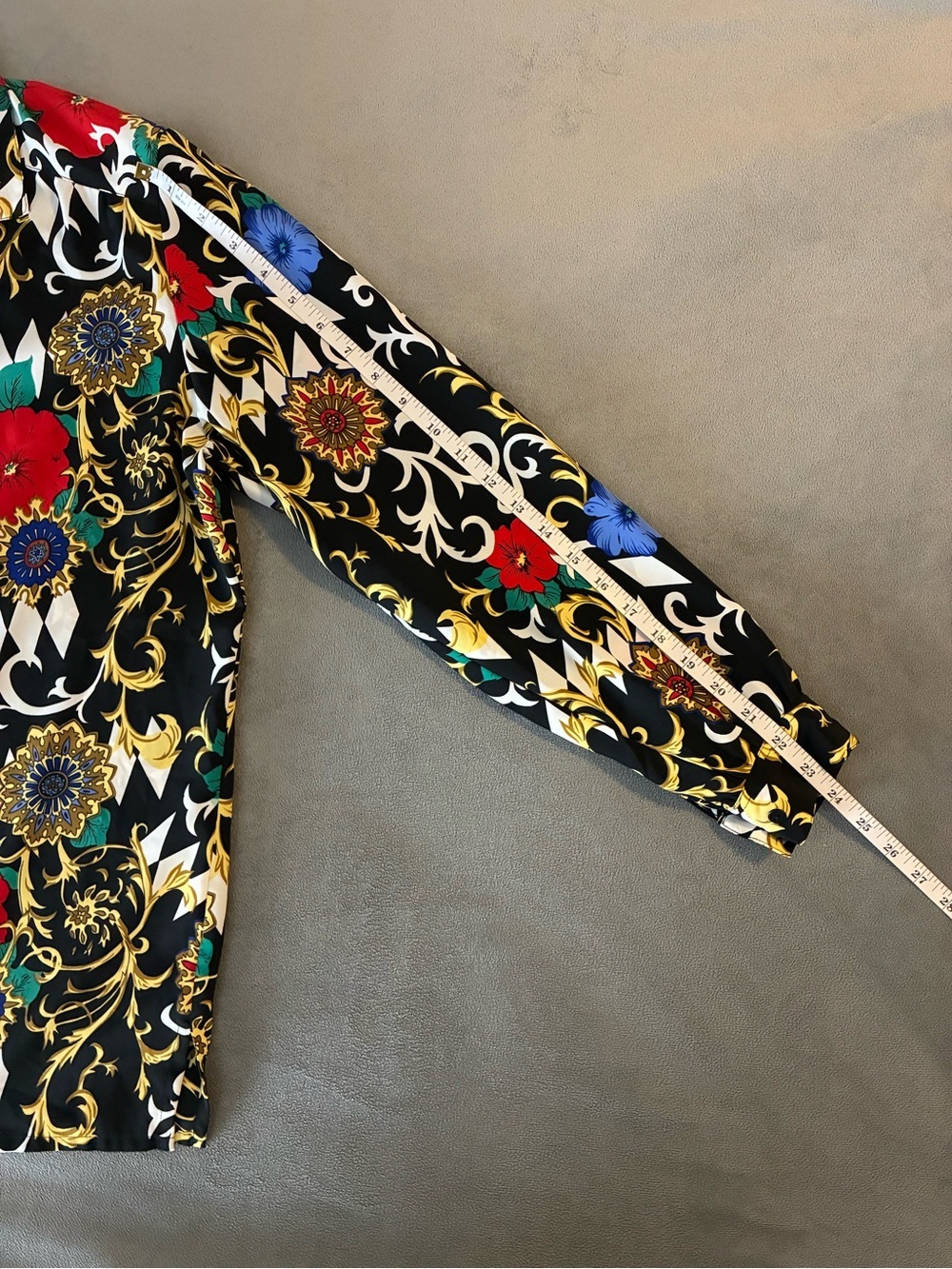 VINTAGE!! Carroll Reed Colorful Floral Bold Patterned Blouse Button Up - Picture 6 of 8